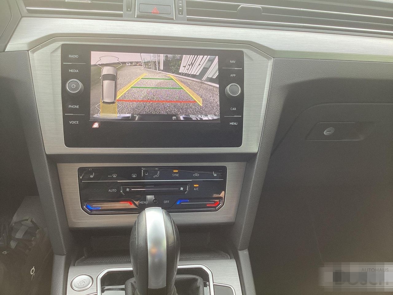 Volkswagen Passat Variant 2.0 TDI DSG Conceptline Navi RFK foto 17