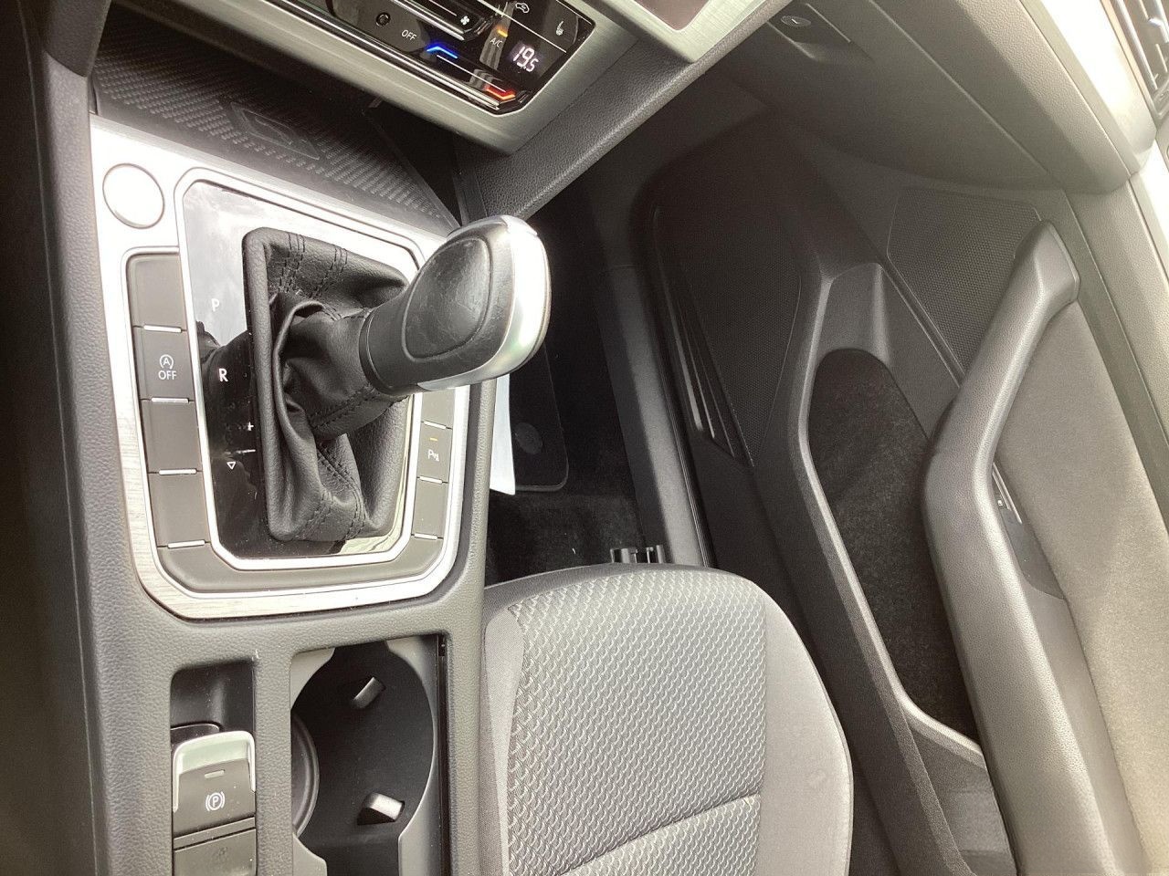 Volkswagen Passat Variant 2.0 TDI DSG Conceptline Navi RFK foto 18