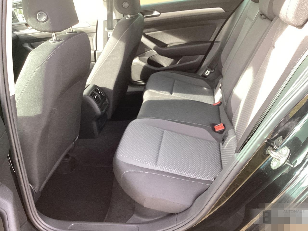 Volkswagen Passat Variant 2.0 TDI DSG Conceptline Navi RFK foto 23