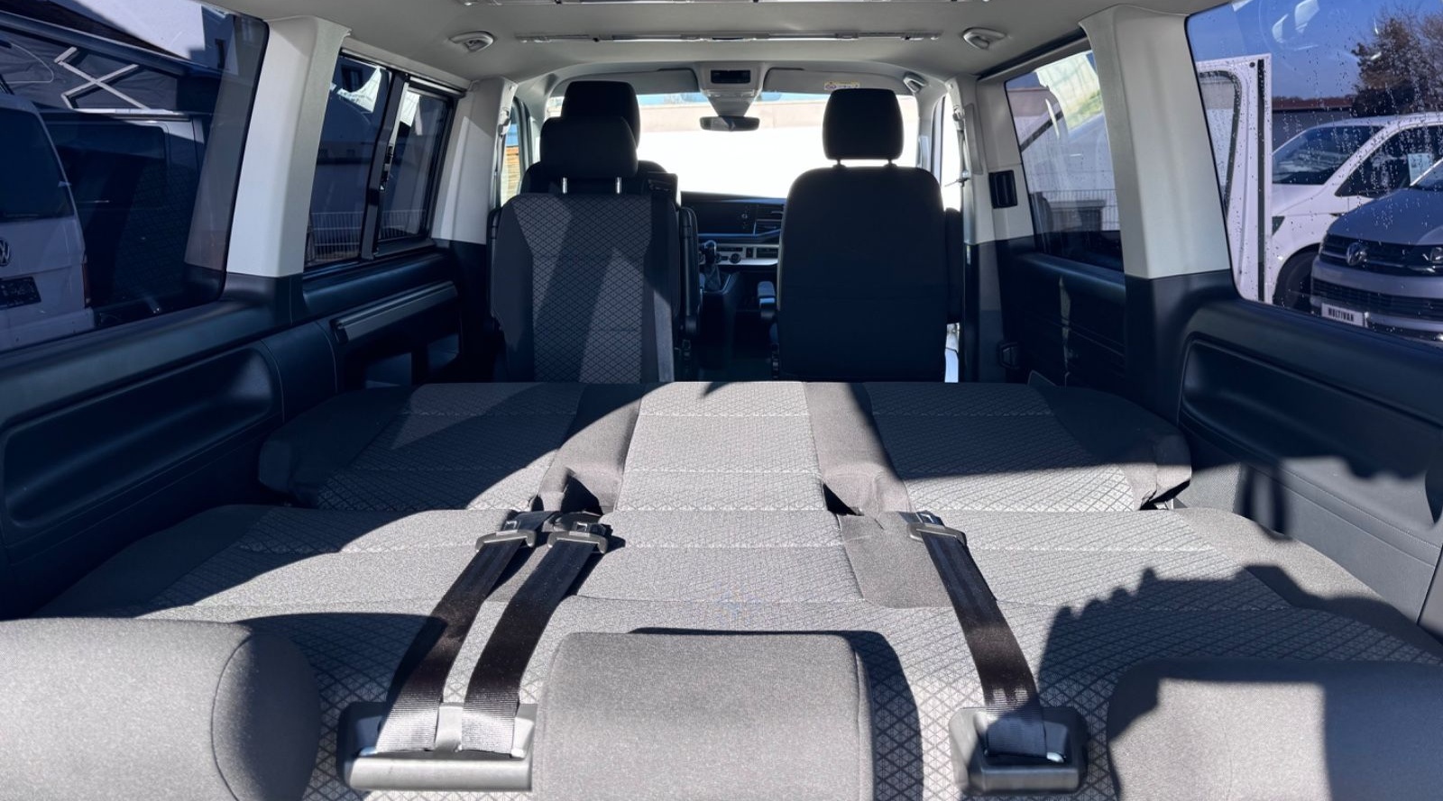Volkswagen T6.1 Multivan DSG/LED/ACC/LUFT-STANDHEIZUNG foto 17