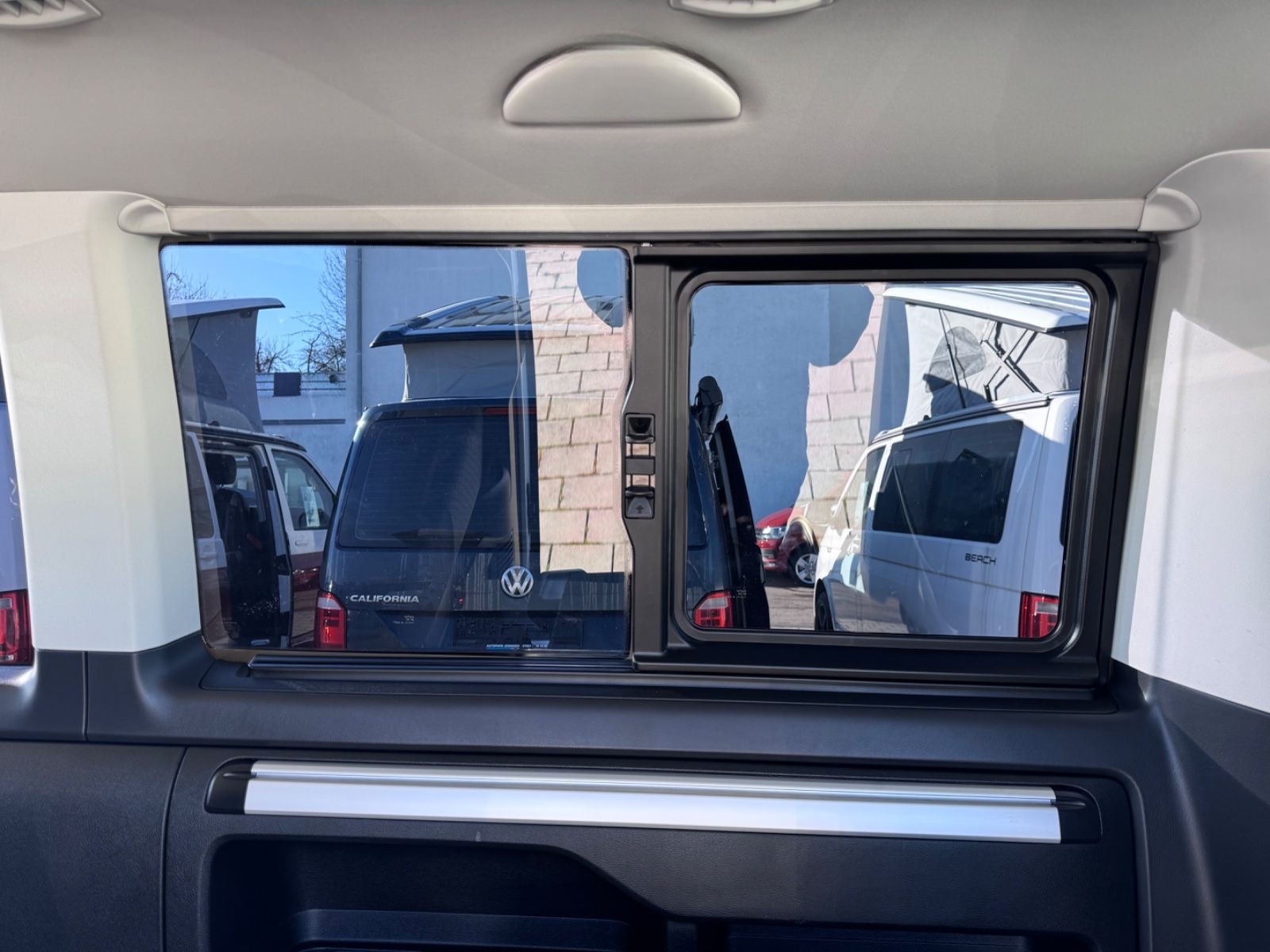 Volkswagen T6.1 Multivan DSG/LED/ACC/LUFT-STANDHEIZUNG foto 18