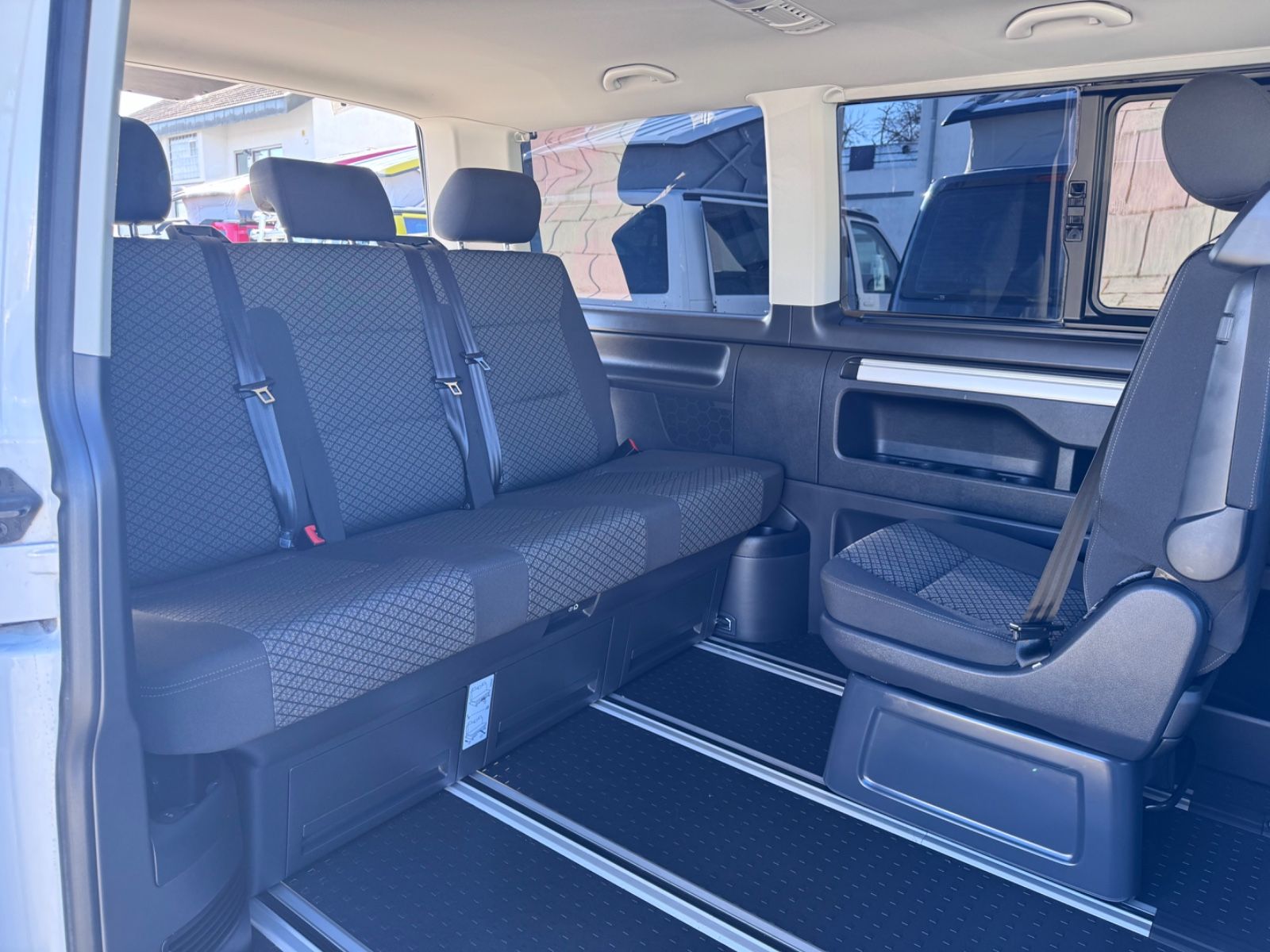 Volkswagen T6.1 Multivan DSG/LED/ACC/LUFT-STANDHEIZUNG foto 20
