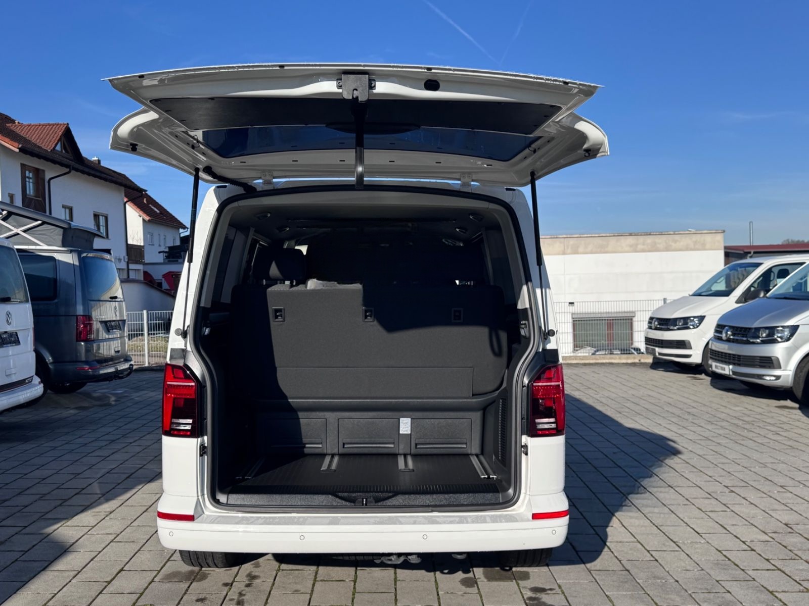 Volkswagen T6.1 Multivan DSG/LED/ACC/LUFT-STANDHEIZUNG foto 23