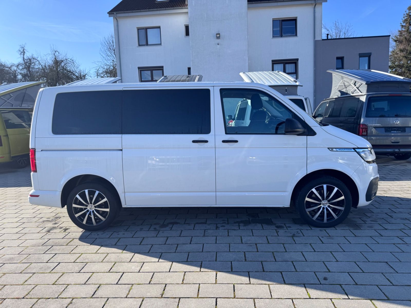 Volkswagen T6.1 Multivan DSG/LED/ACC/LUFT-STANDHEIZUNG foto 24
