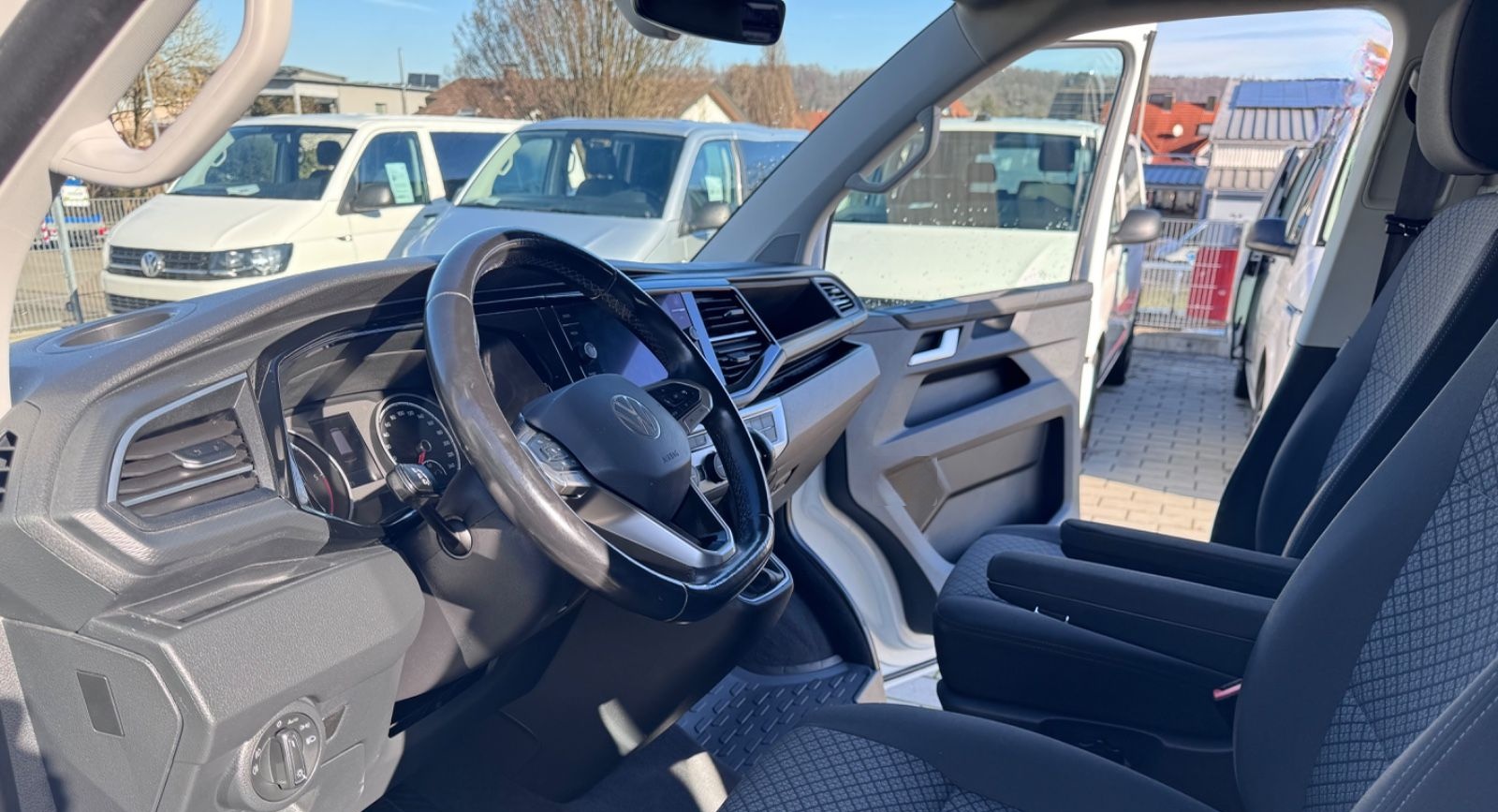 Volkswagen T6.1 Multivan DSG/LED/ACC/LUFT-STANDHEIZUNG foto 5
