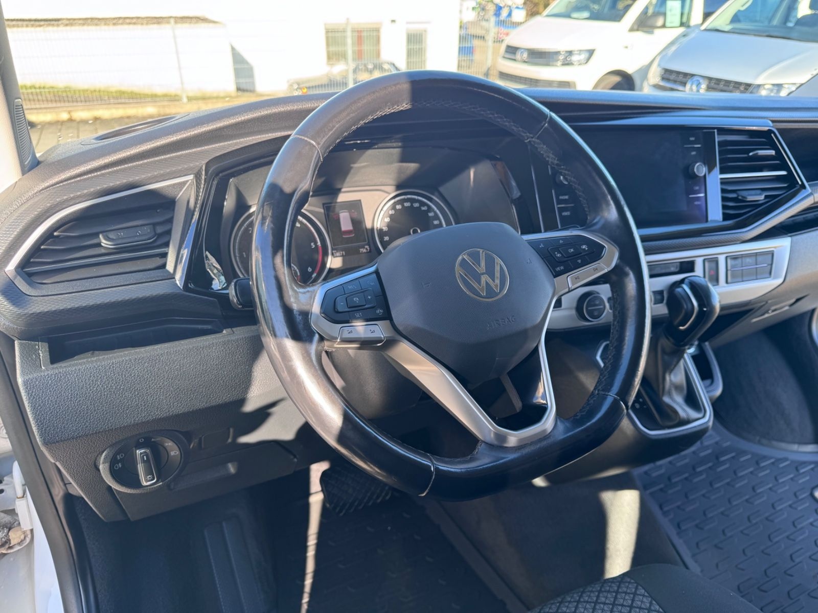 Volkswagen T6.1 Multivan DSG/LED/ACC/LUFT-STANDHEIZUNG foto 6