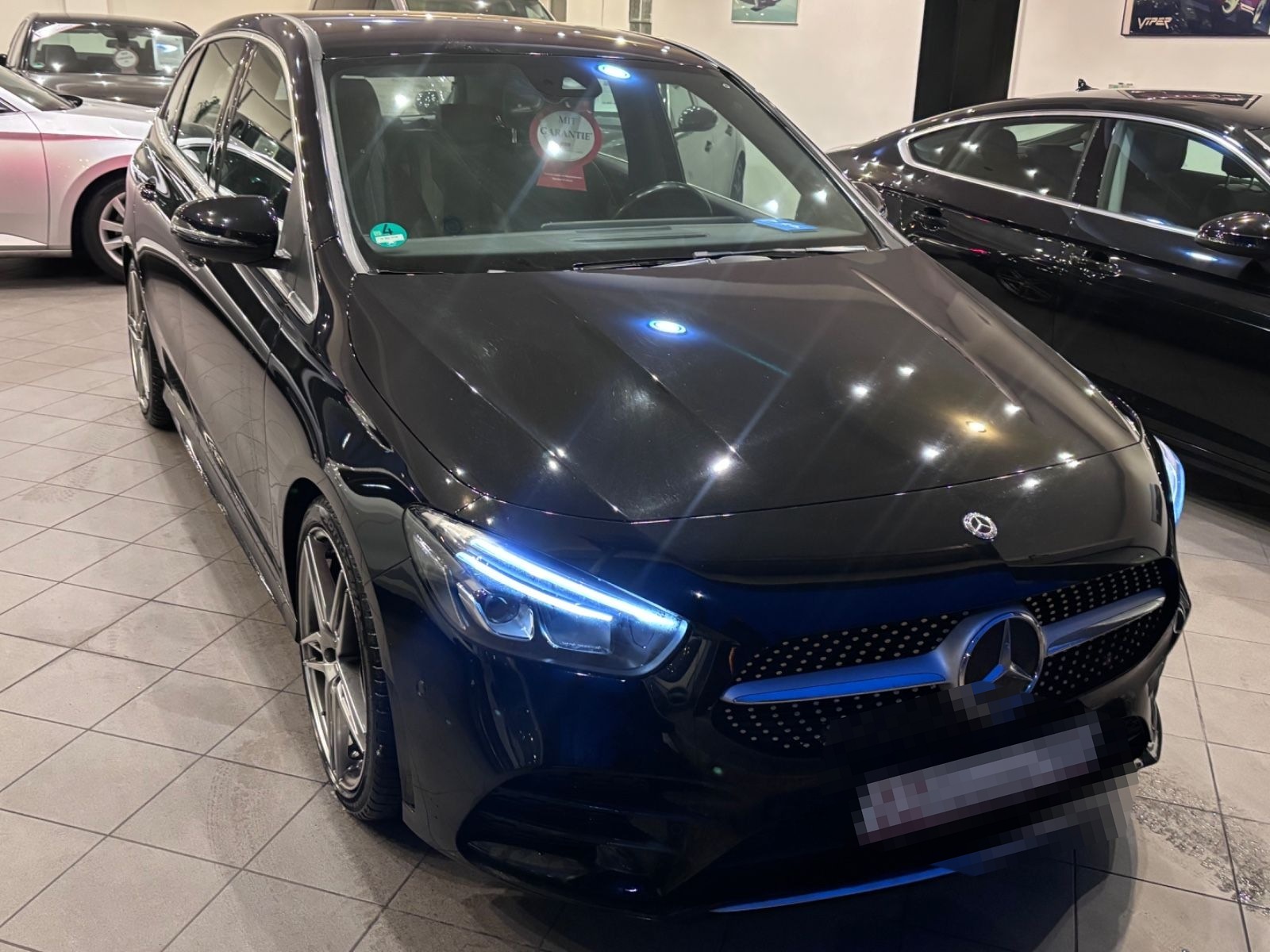 Mercedes-Benz B 180 AMG Line Navi  Rentner Fahrzeug foto 2