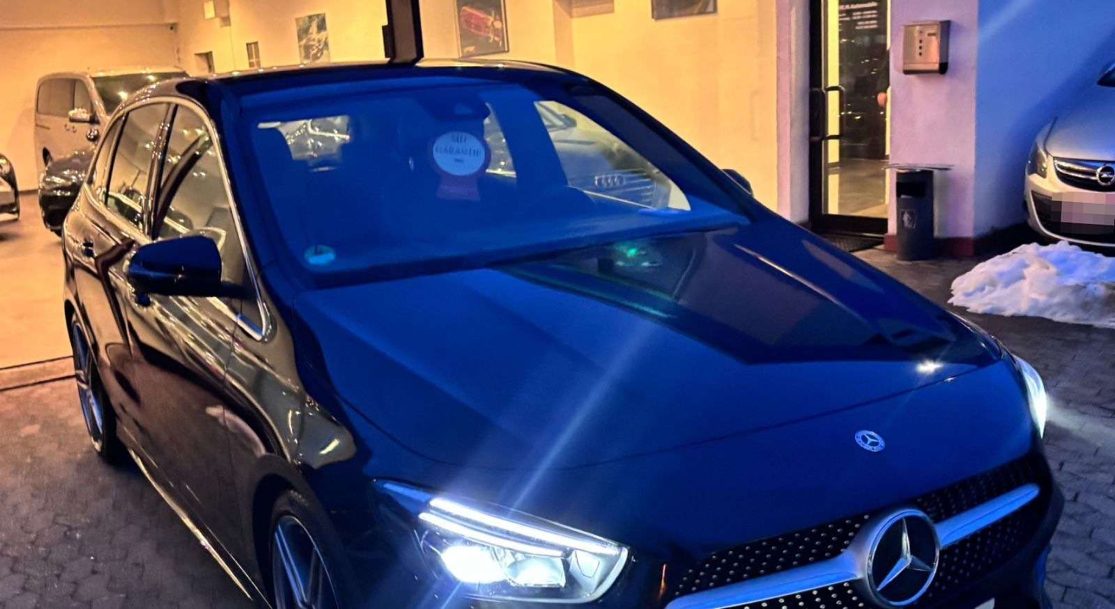 Mercedes-Benz B 180 AMG Line Navi  Rentner Fahrzeug foto 6