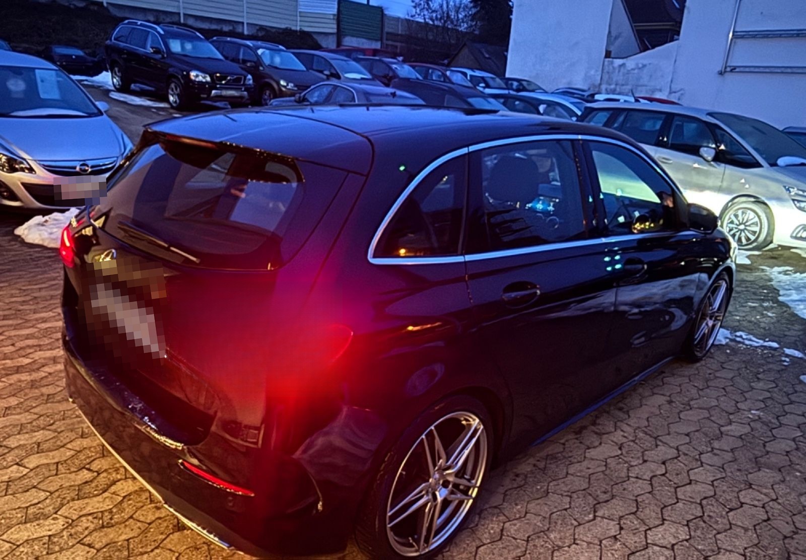 Mercedes-Benz B 180 AMG Line Navi  Rentner Fahrzeug foto 9