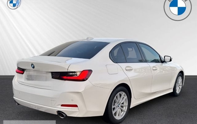 BMW 320 dA xDrive Lim. LC Prof Ad.LED AHK Sportsitz foto 4