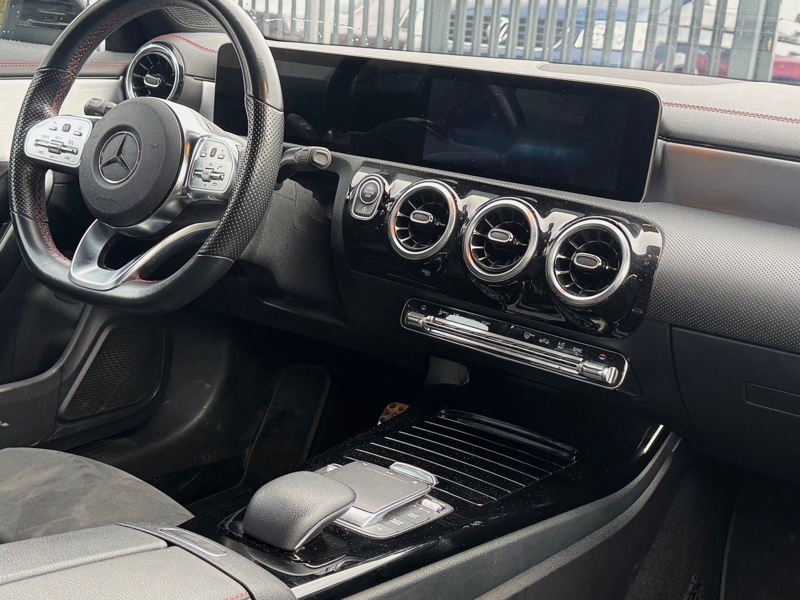 Mercedes-Benz CLA 180 d Shooting Brake *AMG-Line* foto 3