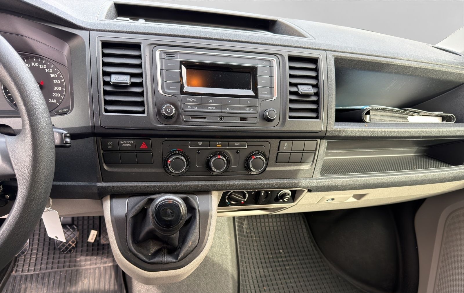 Volkswagen T6 Kombi 2.0 TDI AHK KLIMA PDC foto 11