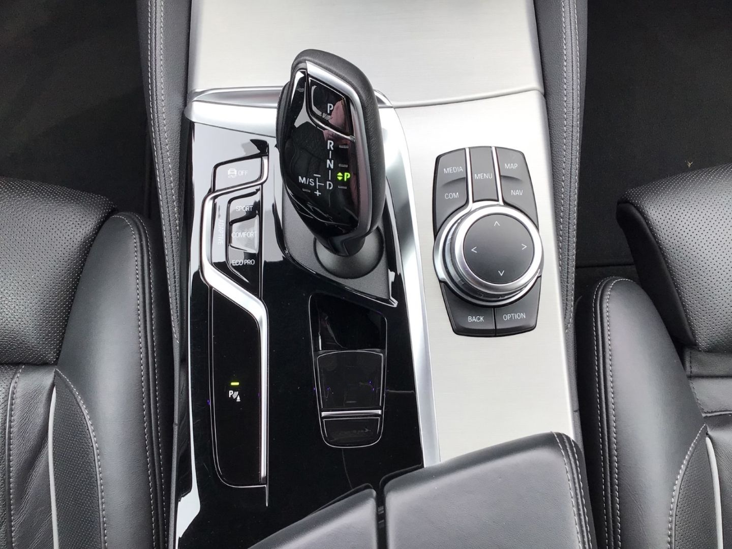 BMW M550 i xDrive AHK/ACC/GSD/Standhzg/BowersWilkins foto 10