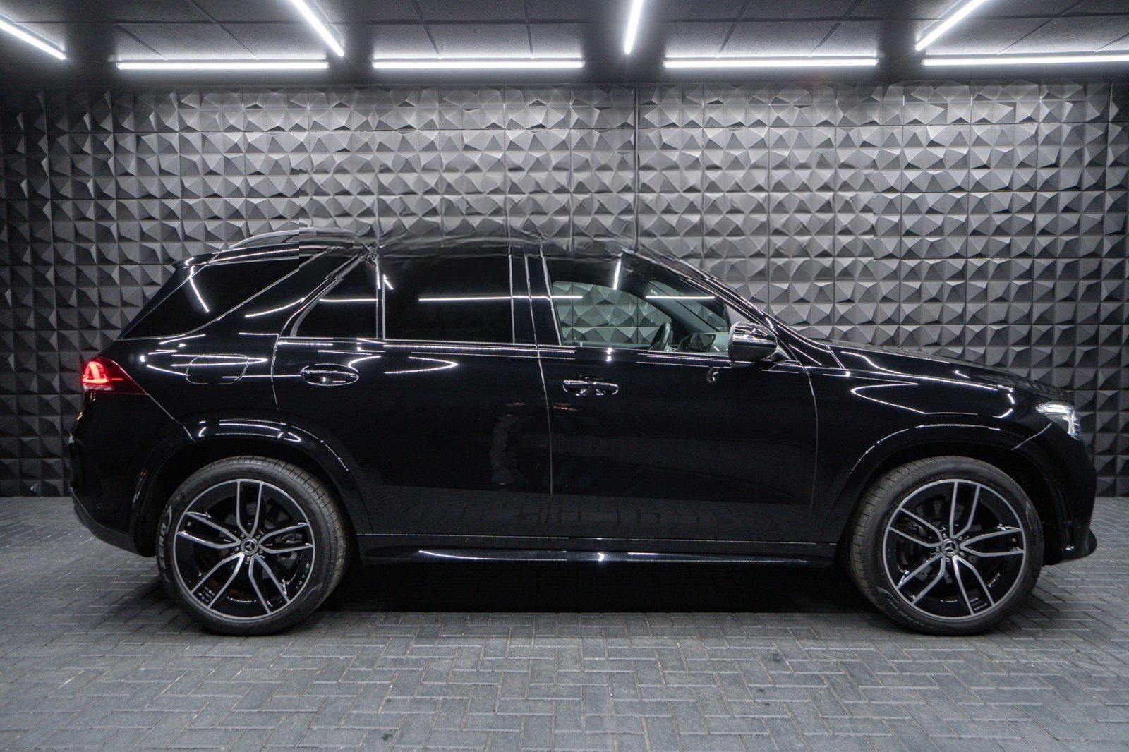 Mercedes-Benz GLE 400d AMG 4Matic Airmatic Pano foto 12