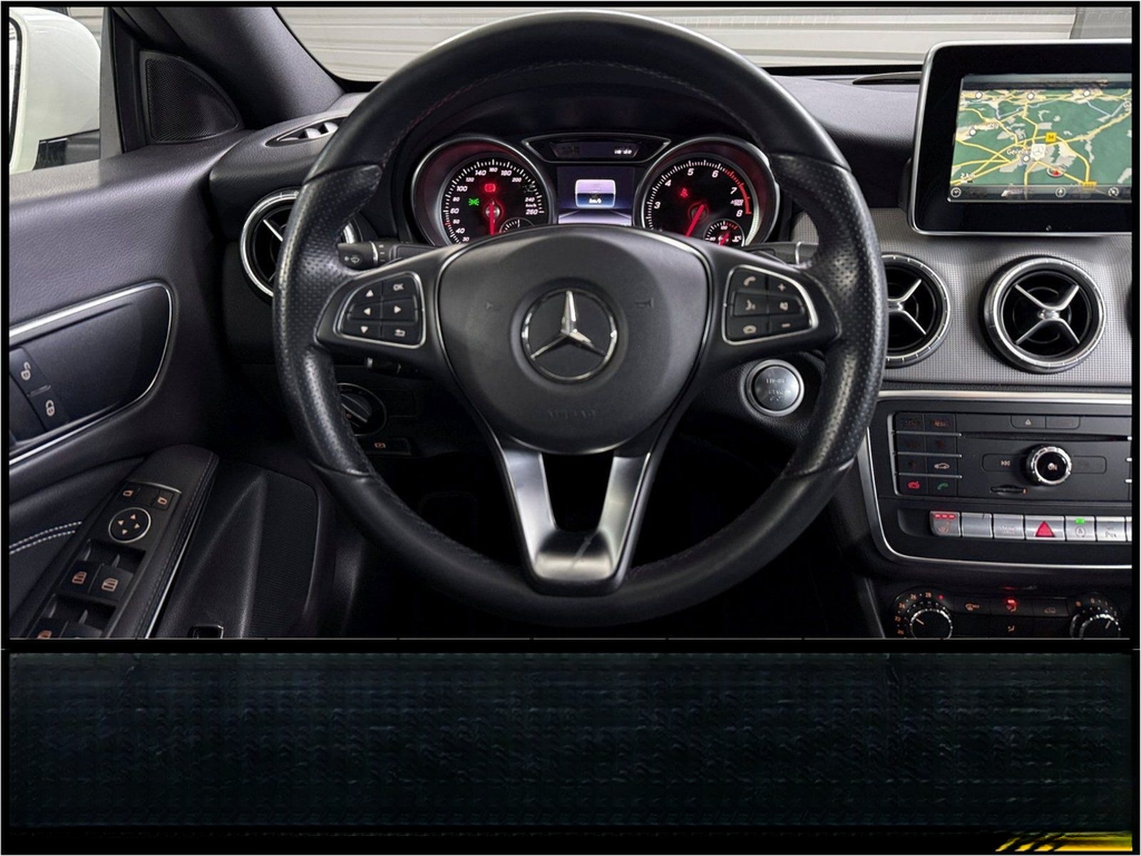 Mercedes-Benz CLA 180 Coupe Urban PDC Navi LED NotbremsAssyst  foto 11