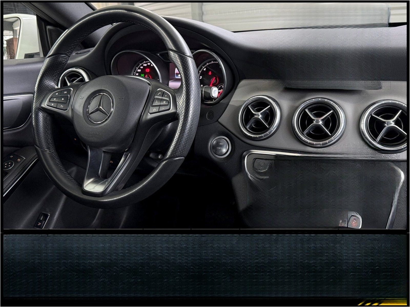 Mercedes-Benz CLA 180 Coupe Urban PDC Navi LED NotbremsAssyst  foto 12
