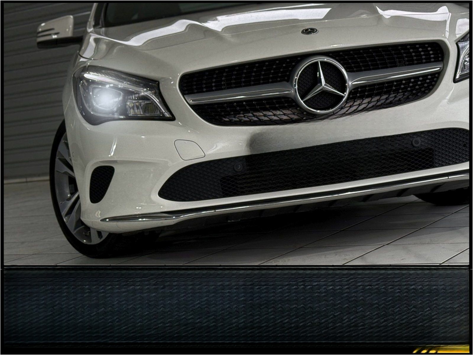 Mercedes-Benz CLA 180 Coupe Urban PDC Navi LED NotbremsAssyst  foto 17