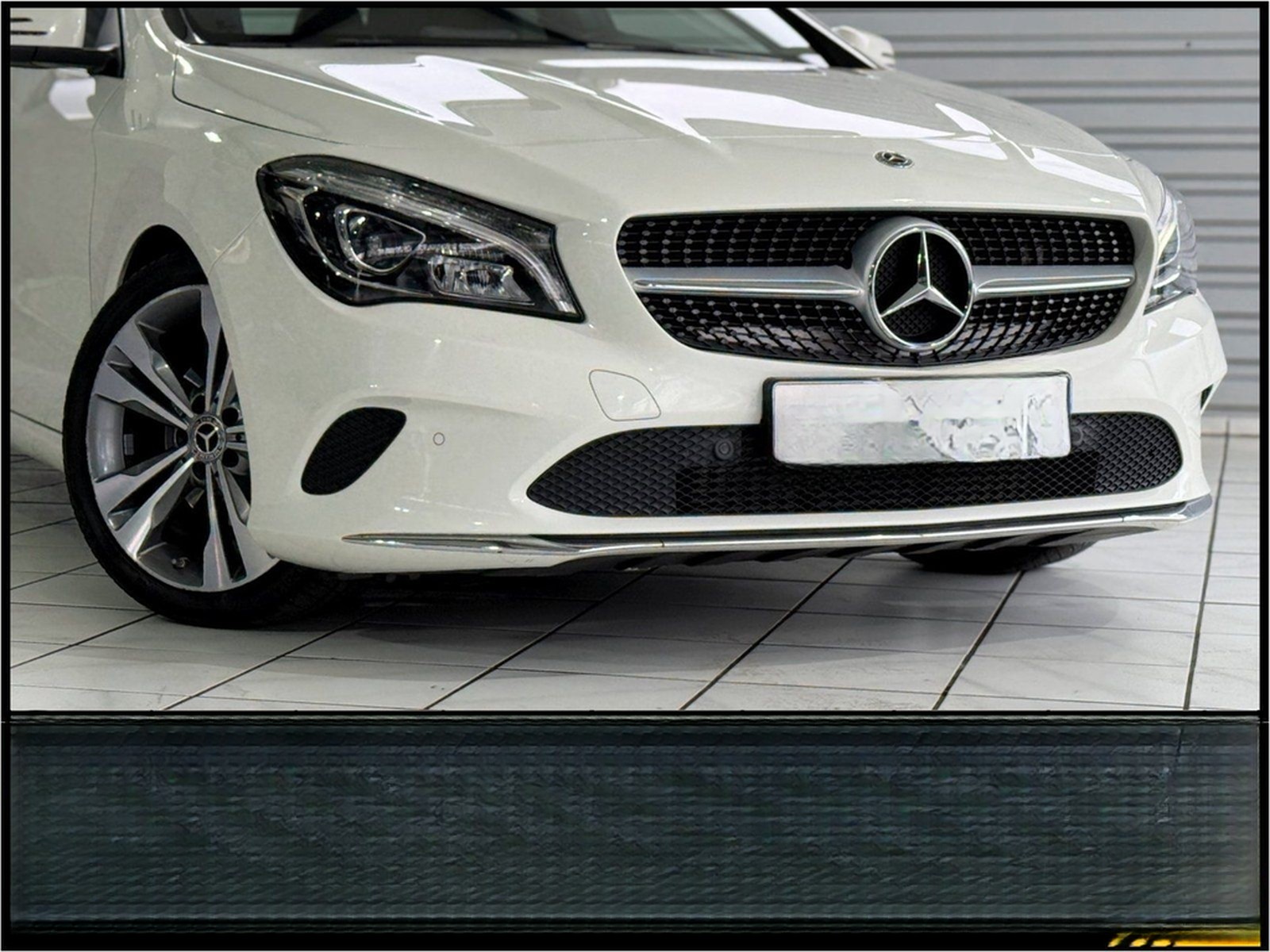 Mercedes-Benz CLA 180 Coupe Urban PDC Navi LED NotbremsAssyst  foto 18