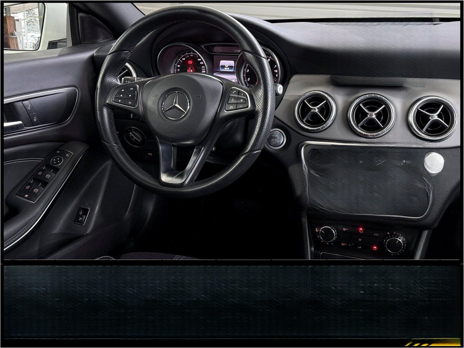 Mercedes-Benz CLA 180 Coupe Urban PDC Navi LED NotbremsAssyst  foto 23