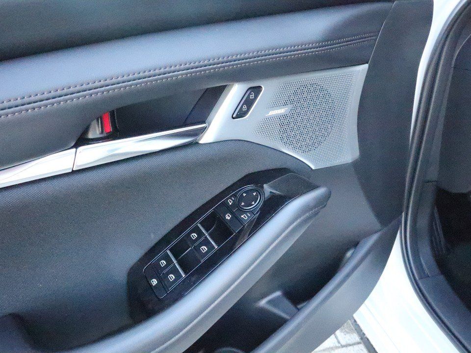 Mazda 3 M-Hybrid G-140 Exclusive-Line Allwetter NAVI 3 foto 10