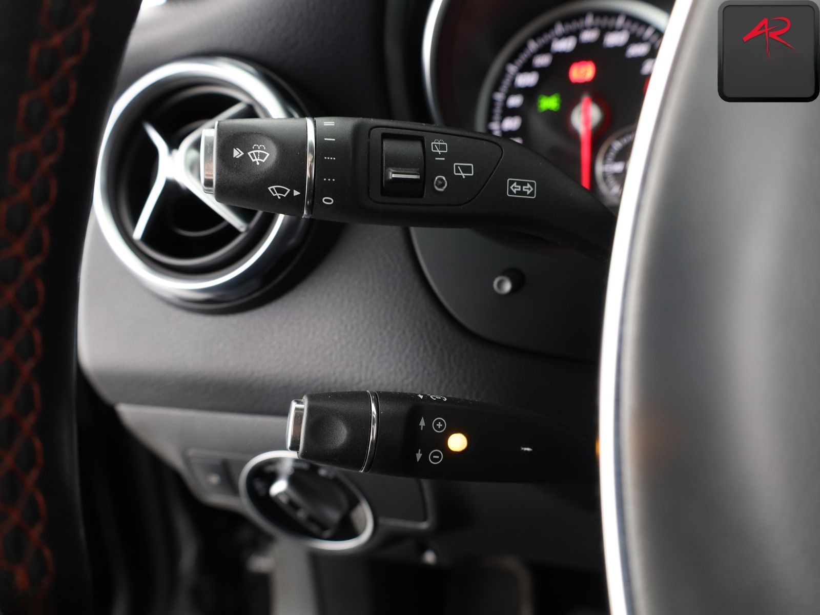 Mercedes-Benz GLA 250 4M AMG KAMERA,TOTWINKEL,PANORAMA,18ZOLL foto 14