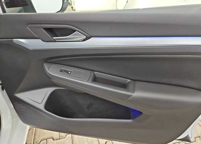 Volkswagen Golf VIII Variant 1.5eTSI DSG Goal AHK REAR VIEW foto 18