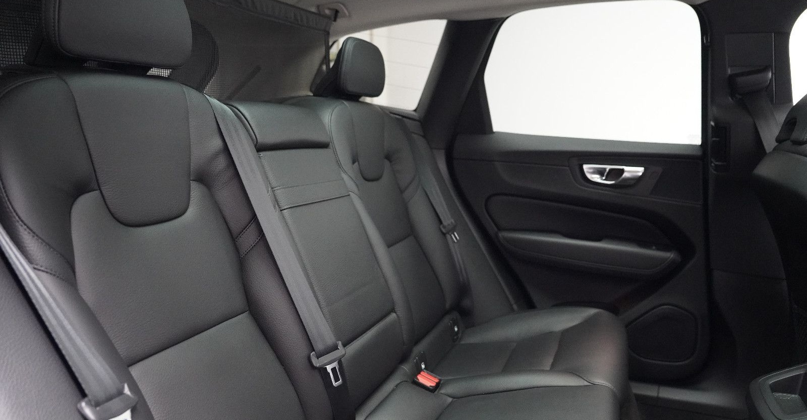 Volvo XC60 B4 D AWD MomentumPro R-Kamera H&K PANO DAB foto 20