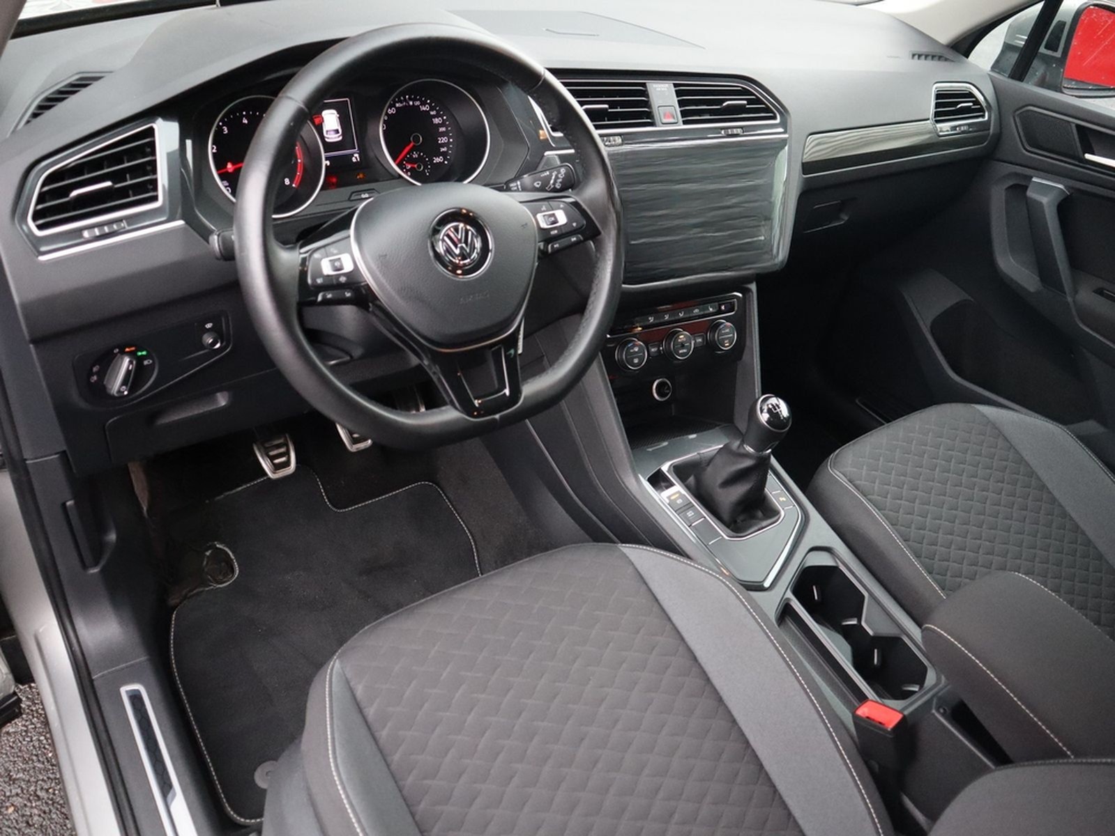 Volkswagen Tiguan 1.5 16V TSI Join LED Navi ACC PDC AHK foto 8