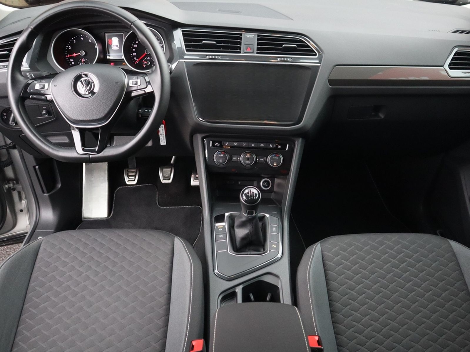 Volkswagen Tiguan 1.5 16V TSI Join LED Navi ACC PDC AHK foto 9