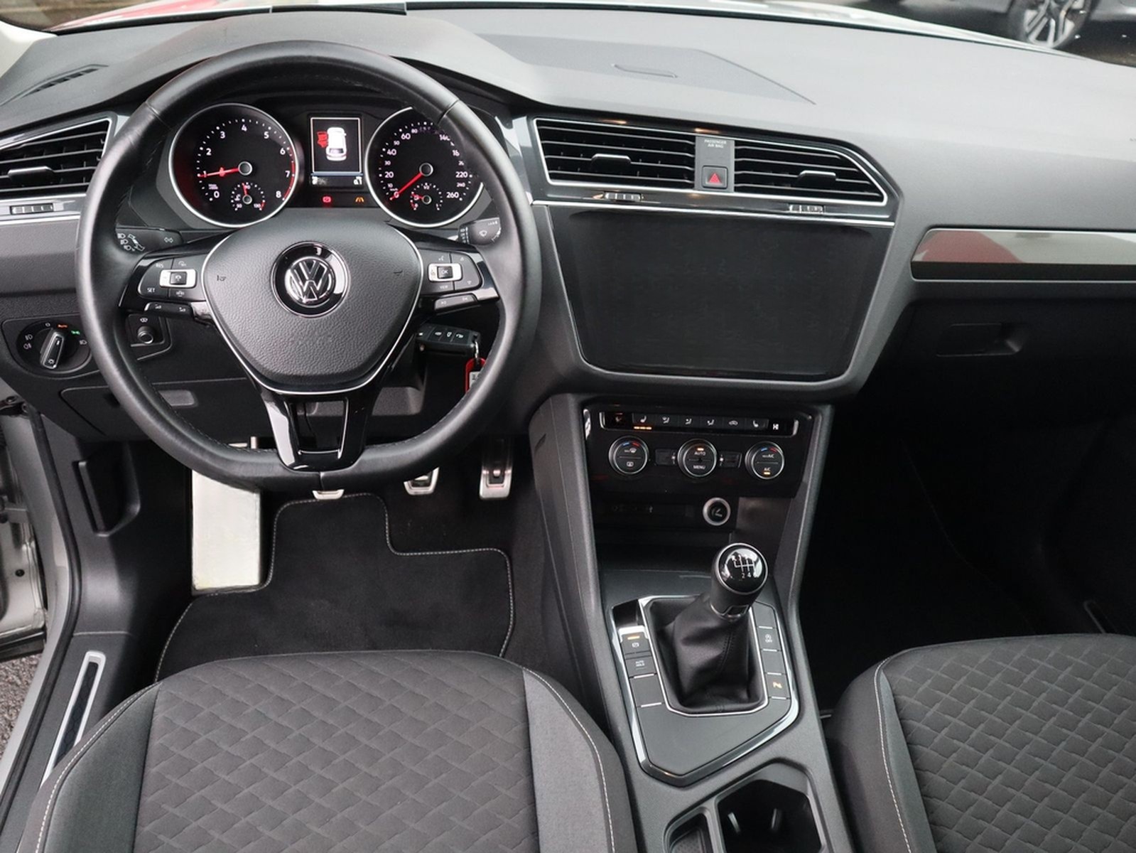 Volkswagen Tiguan 1.5 16V TSI Join LED Navi ACC PDC AHK foto 10