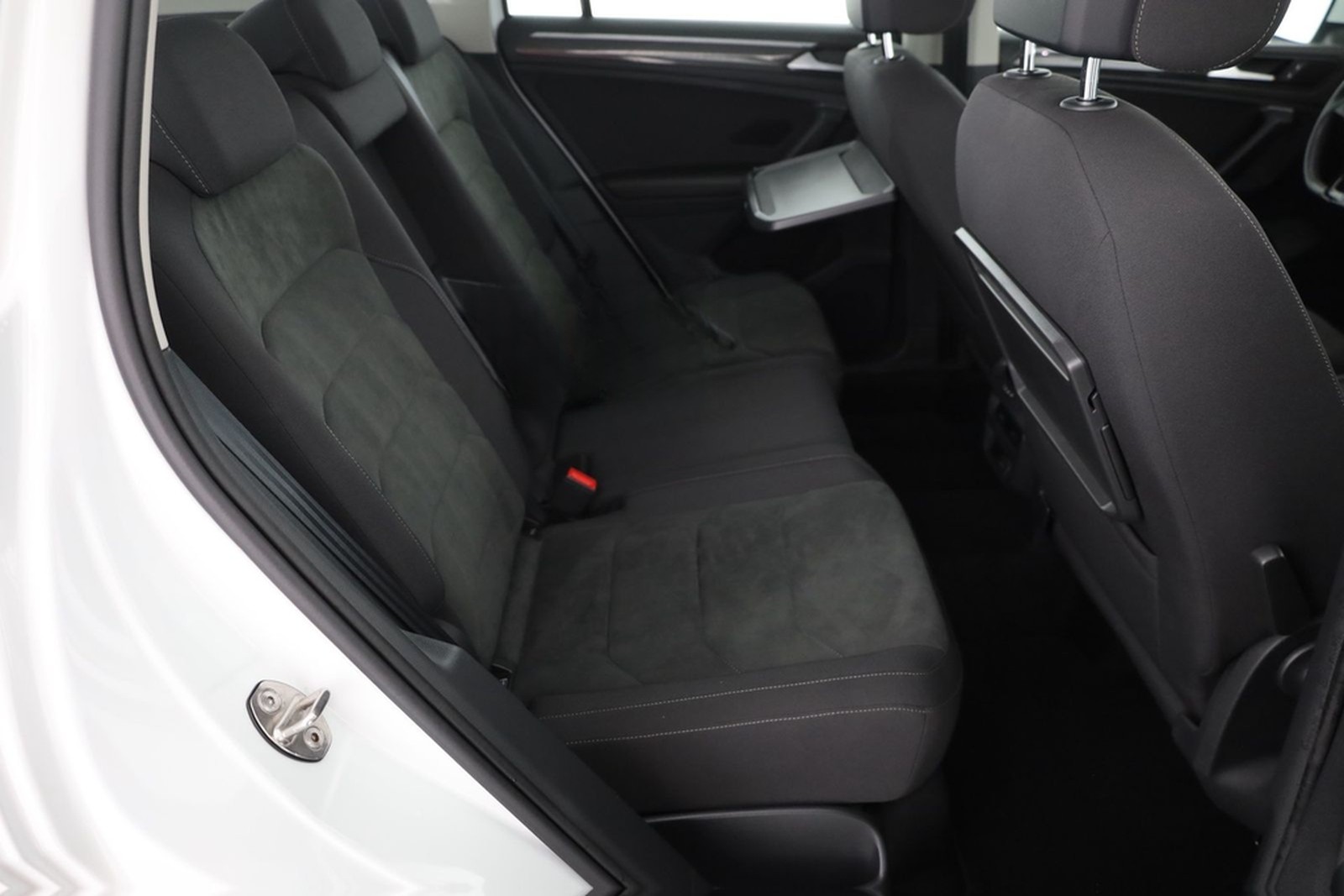 Volkswagen Tiguan 1.5 TSI DSG Highline LED Navi ACC USB foto 24
