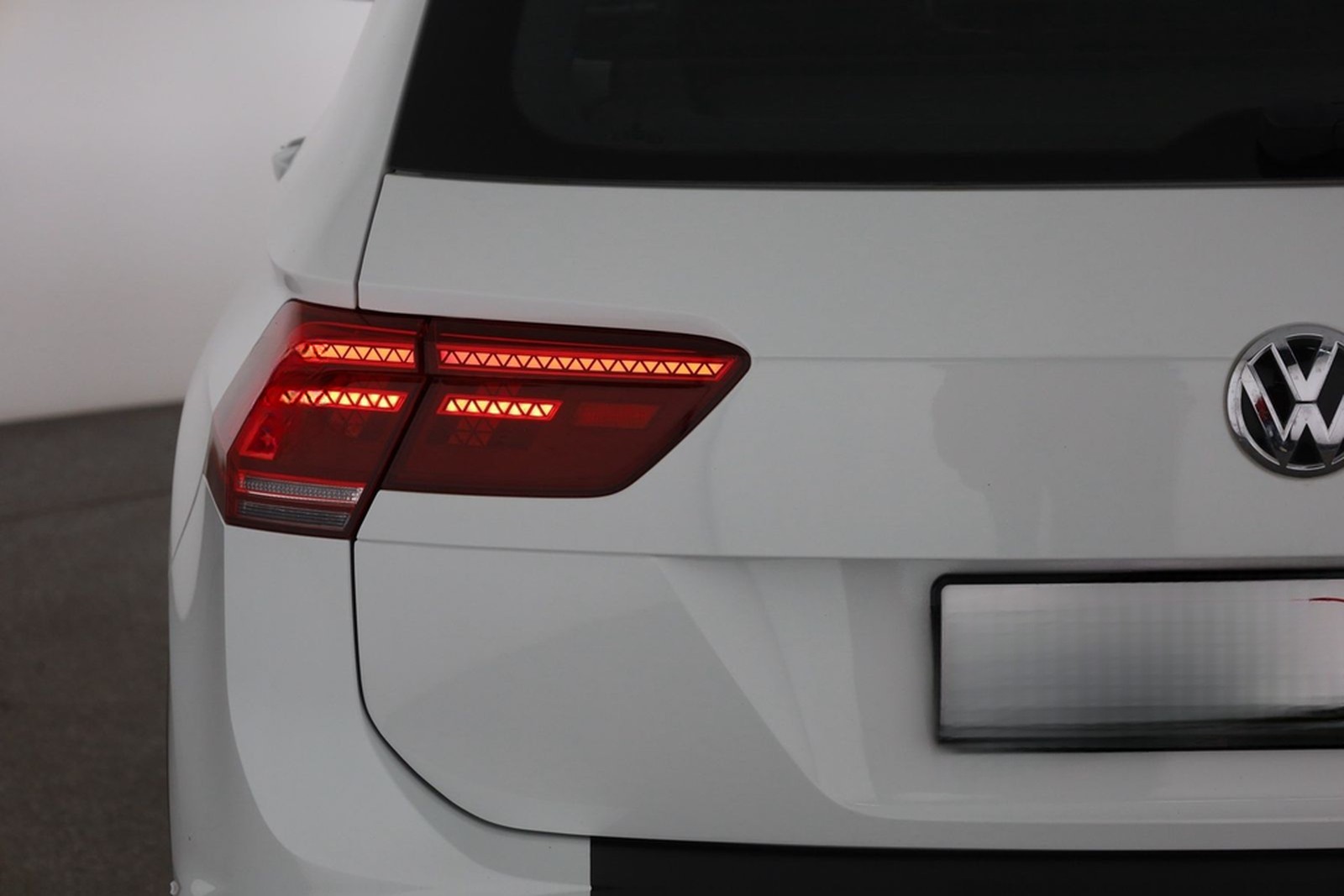 Volkswagen Tiguan 1.5 TSI DSG Highline LED Navi ACC USB foto 28