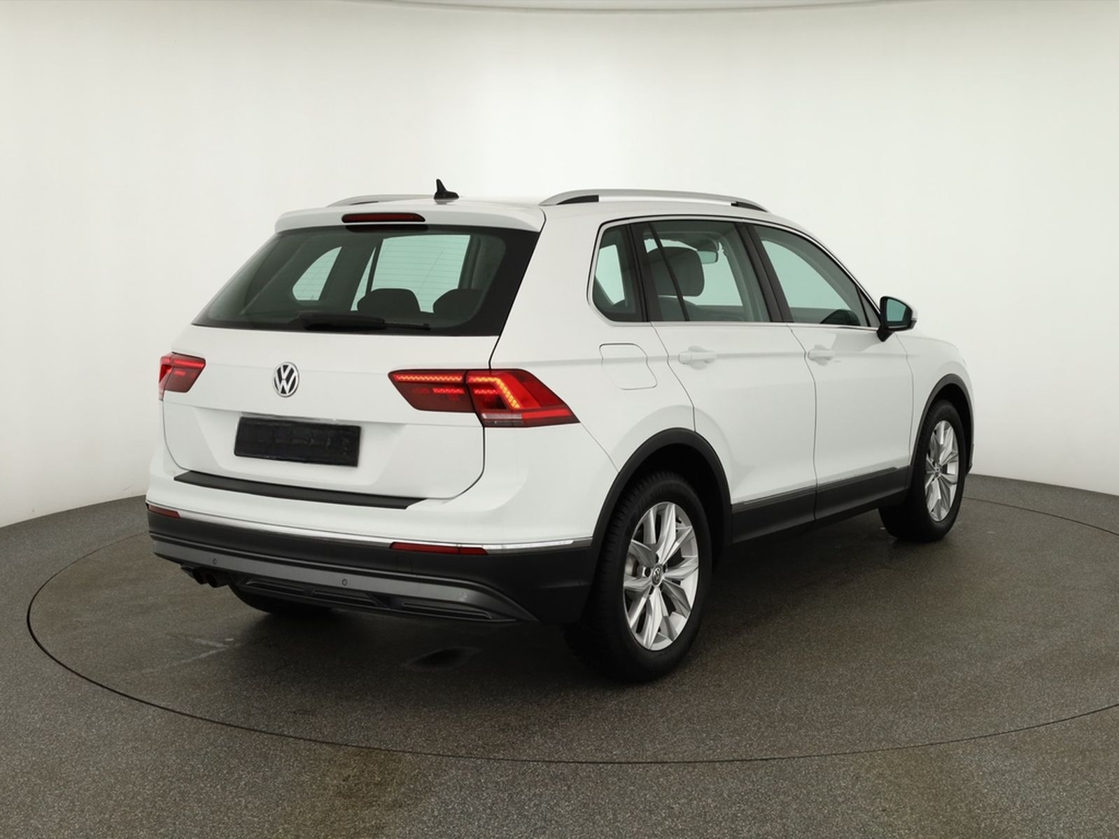 Volkswagen Tiguan 1.5 TSI DSG Highline LED Navi ACC USB foto 5