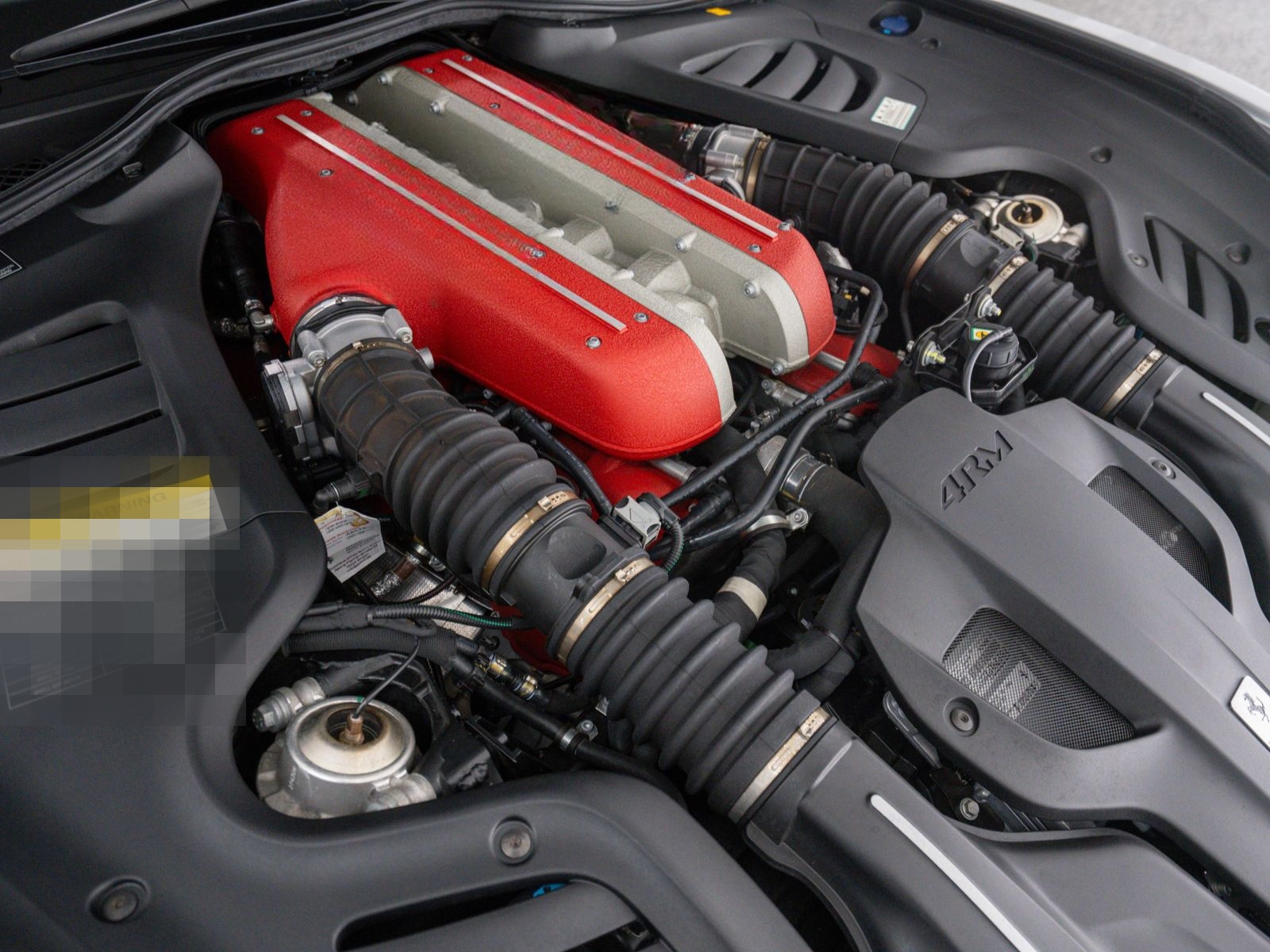 Ferrari GTC4Lusso foto 11