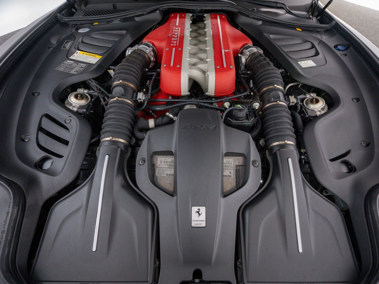 Ferrari GTC4Lusso foto 10