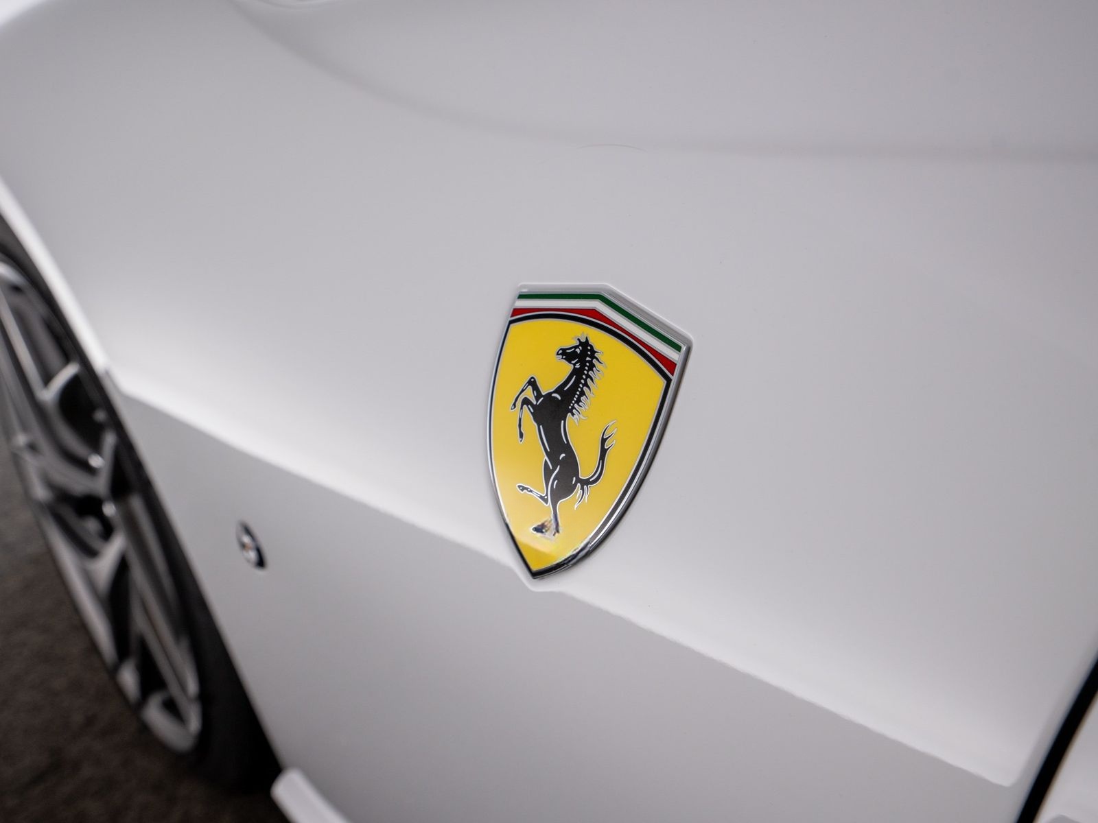 Ferrari 812 Superfast FERRARI SINGEN foto 11