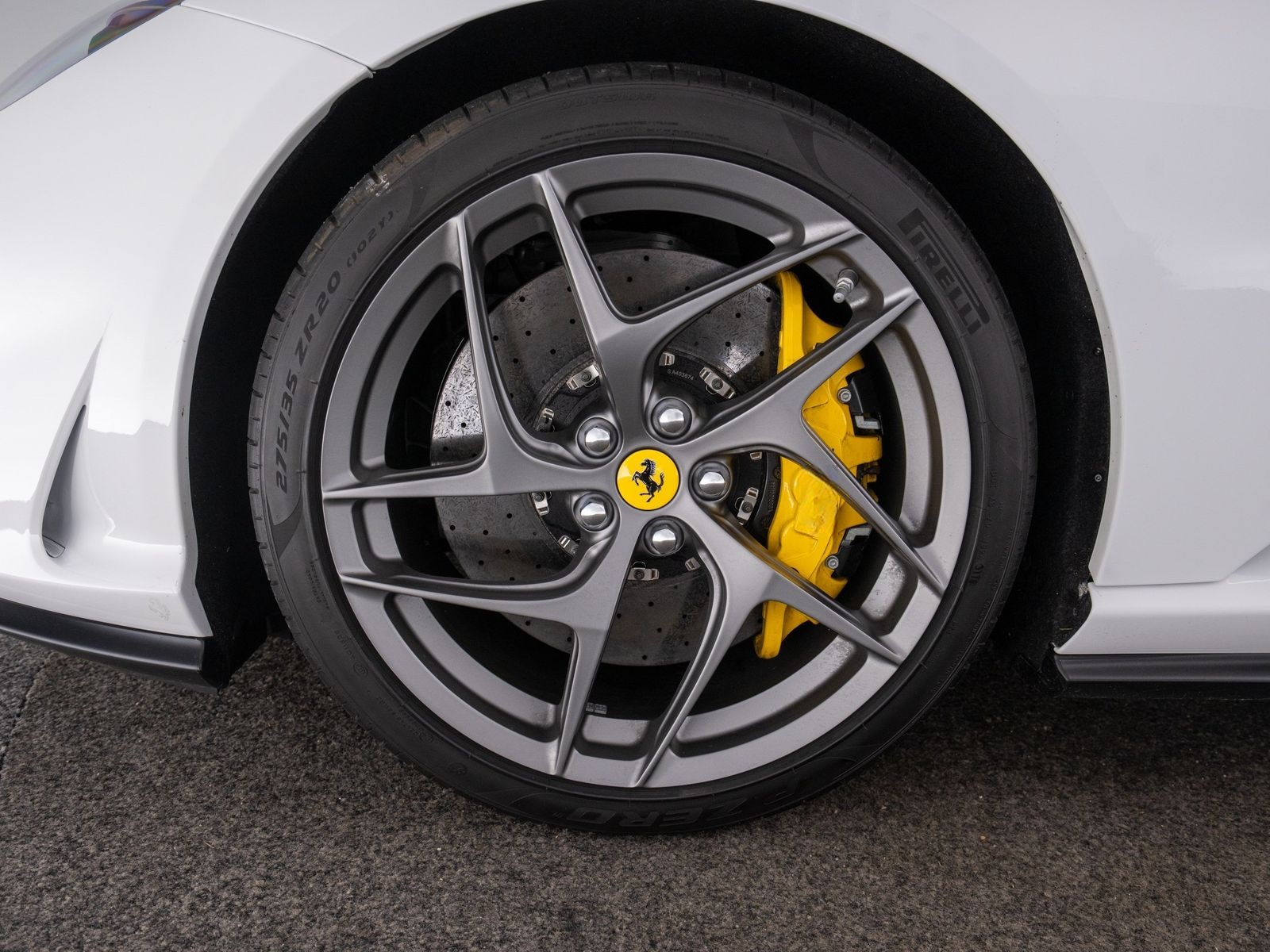 Ferrari 812 Superfast FERRARI SINGEN foto 10