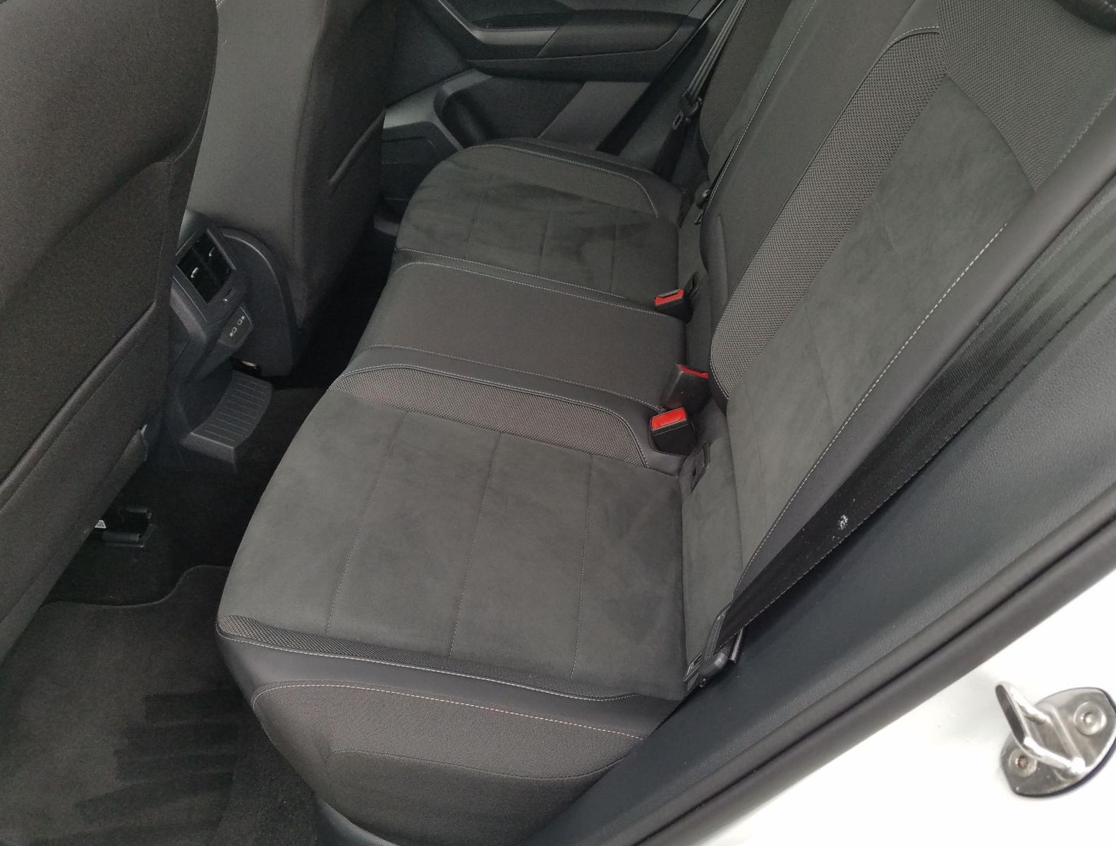 Volkswagen T-Roc 1.5 TSI, Style, App-Connect, Klima, LED... foto 12