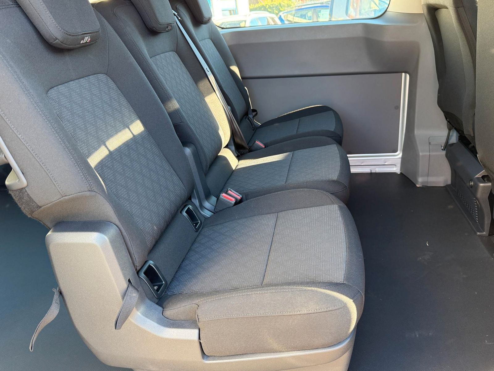 Volkswagen T7 Kombi 2.0 TDI 150 L2 LED DigC Keyl PDC TEM... foto 11