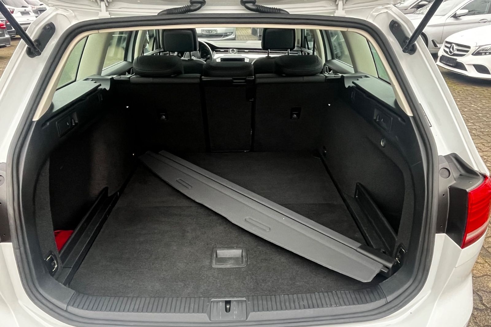 Volkswagen Passat Variant Comfortline *Pano/Navi/Kamera* foto 19