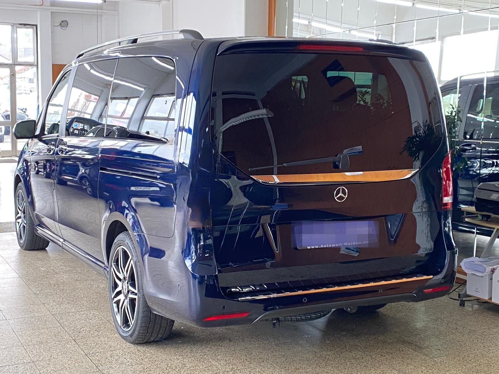 Mercedes-Benz V 250 CDI 4MATIC lang EXCLUSIVE EDITION AMG-line foto 4