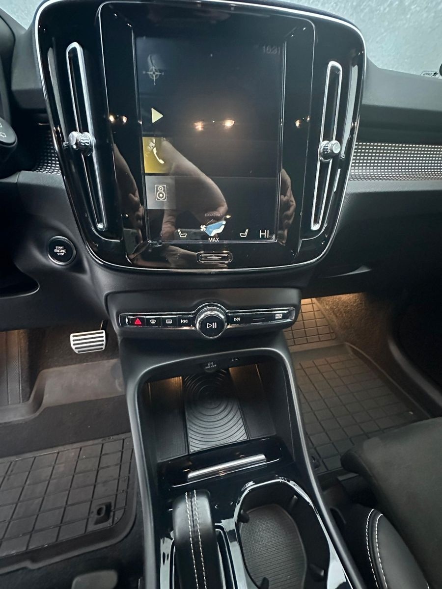 Volvo XC40 R Design AWDI AUTOM. I LEDER I NAVI I AHK foto 10