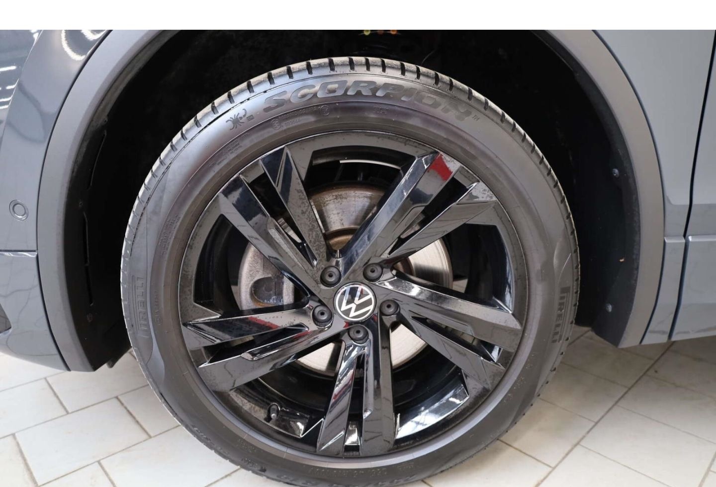 Volkswagen Tiguan 2.0 TDI 4Motion R-Line Black Style foto 18