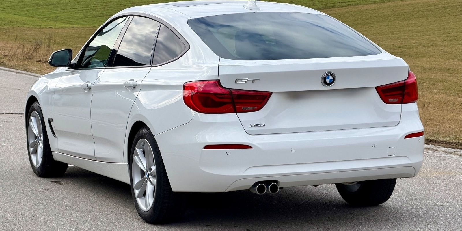 BMW 330d GT xDrive Pano Navi Rentner  foto 4