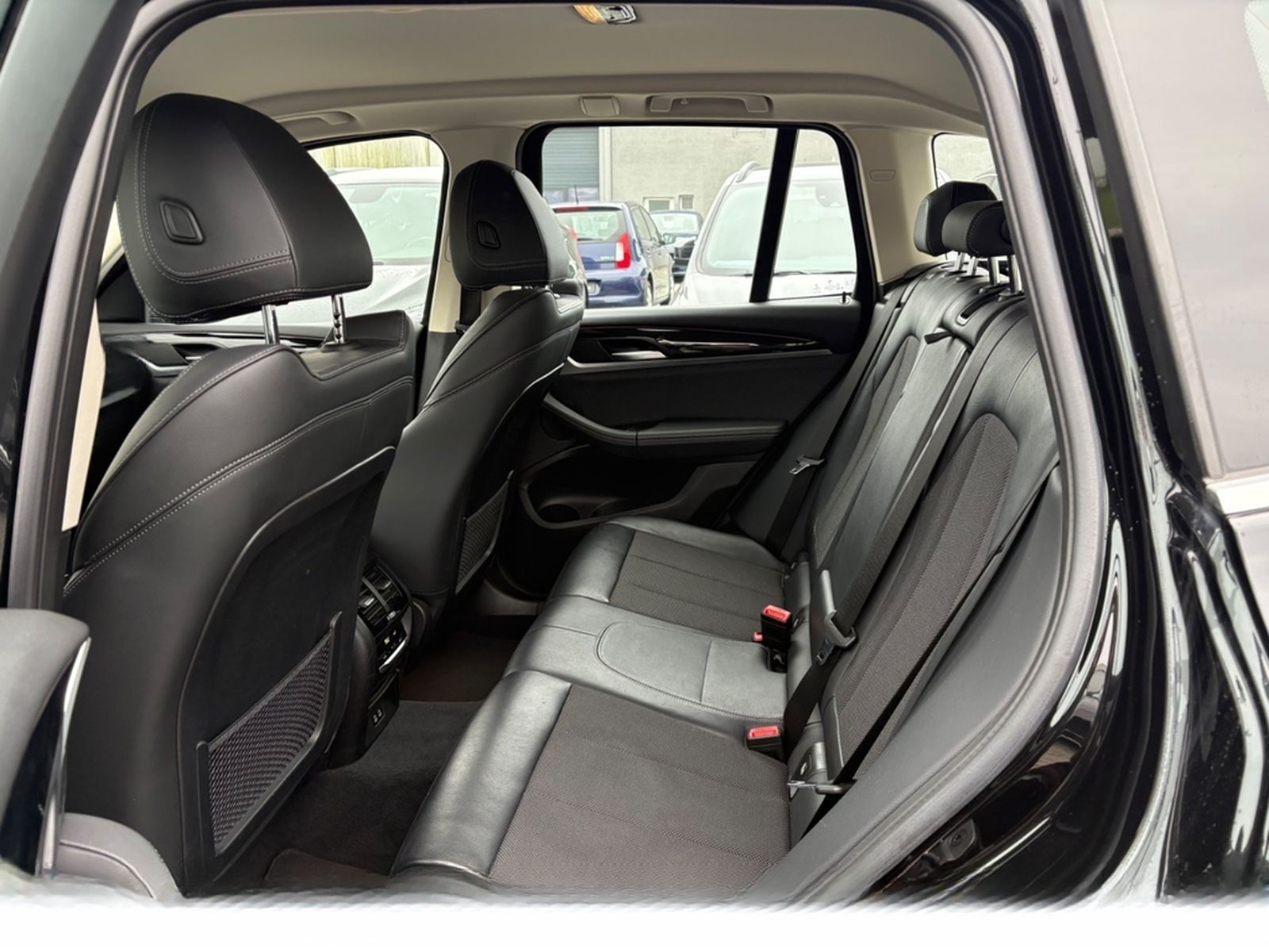 BMW X3 xDrive 30i xLine LED NAVI PDC SHZ TÜV 1HAND foto 29