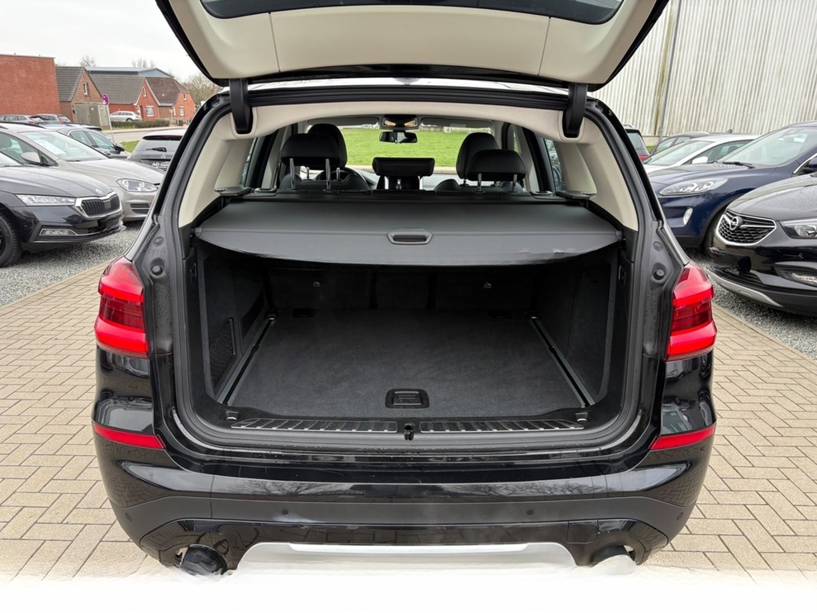 BMW X3 xDrive 30i xLine LED NAVI PDC SHZ TÜV 1HAND foto 32