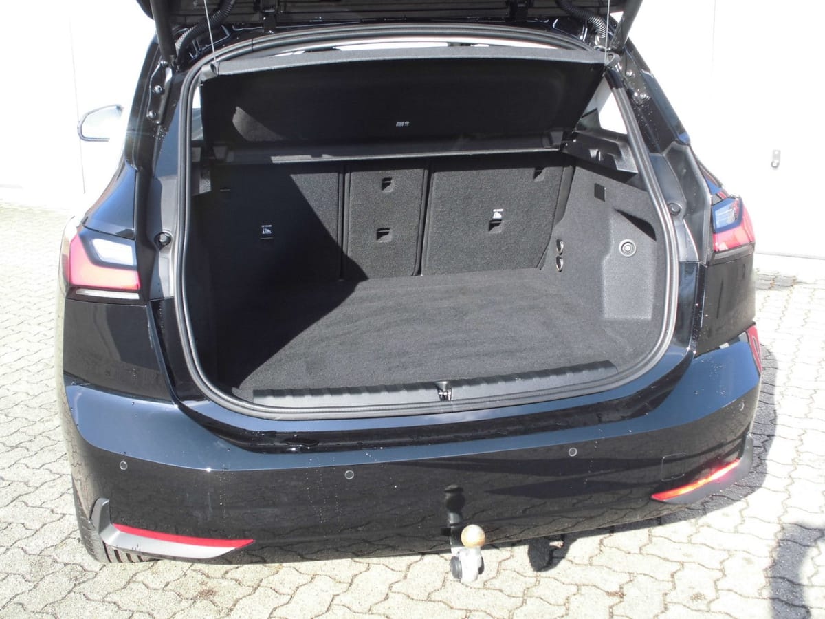 BMW 230e xDrive Active Tourer AHK Innovation DrivAs foto 14