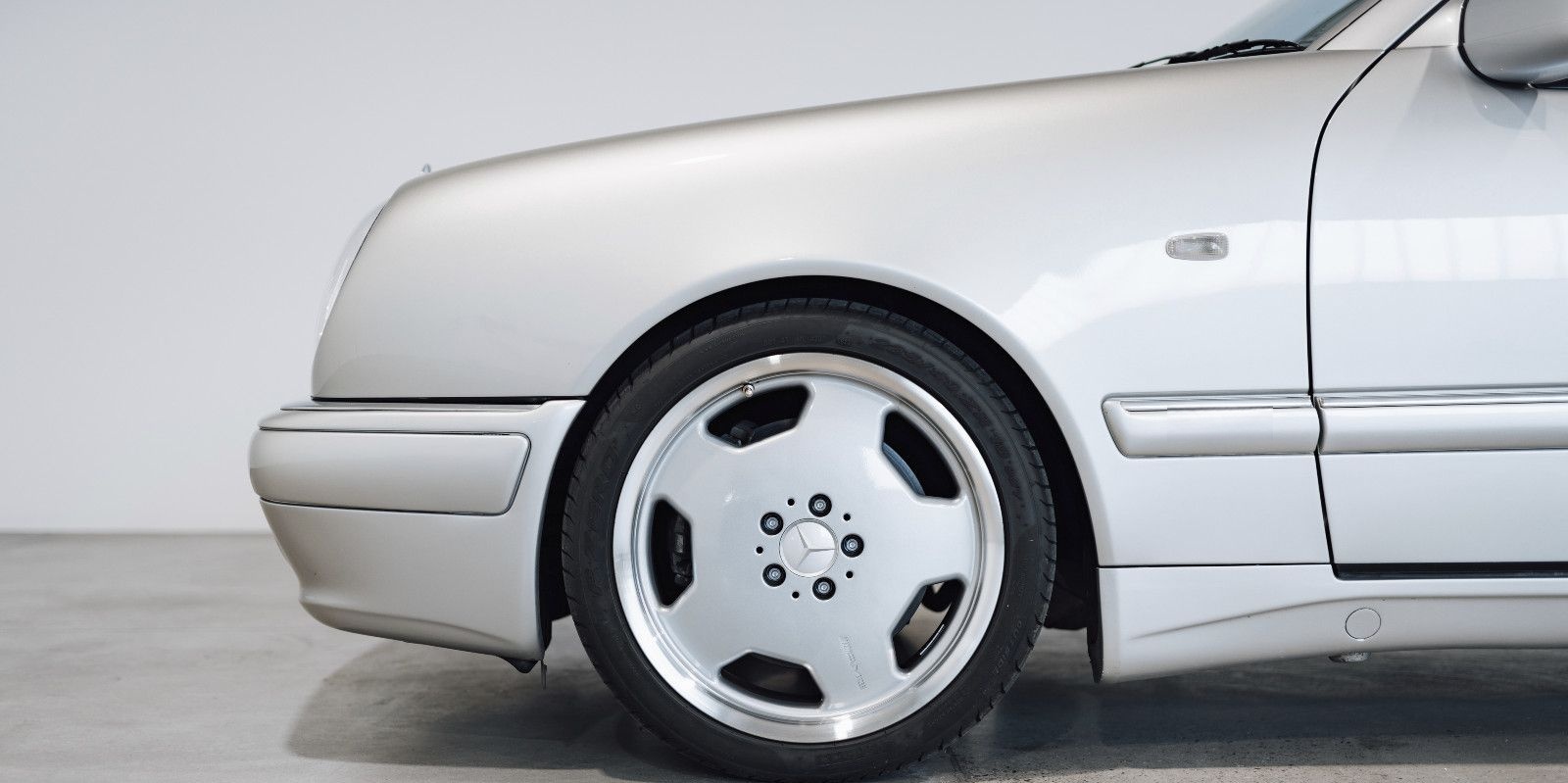 Mercedes-Benz E 55 AMG foto 16