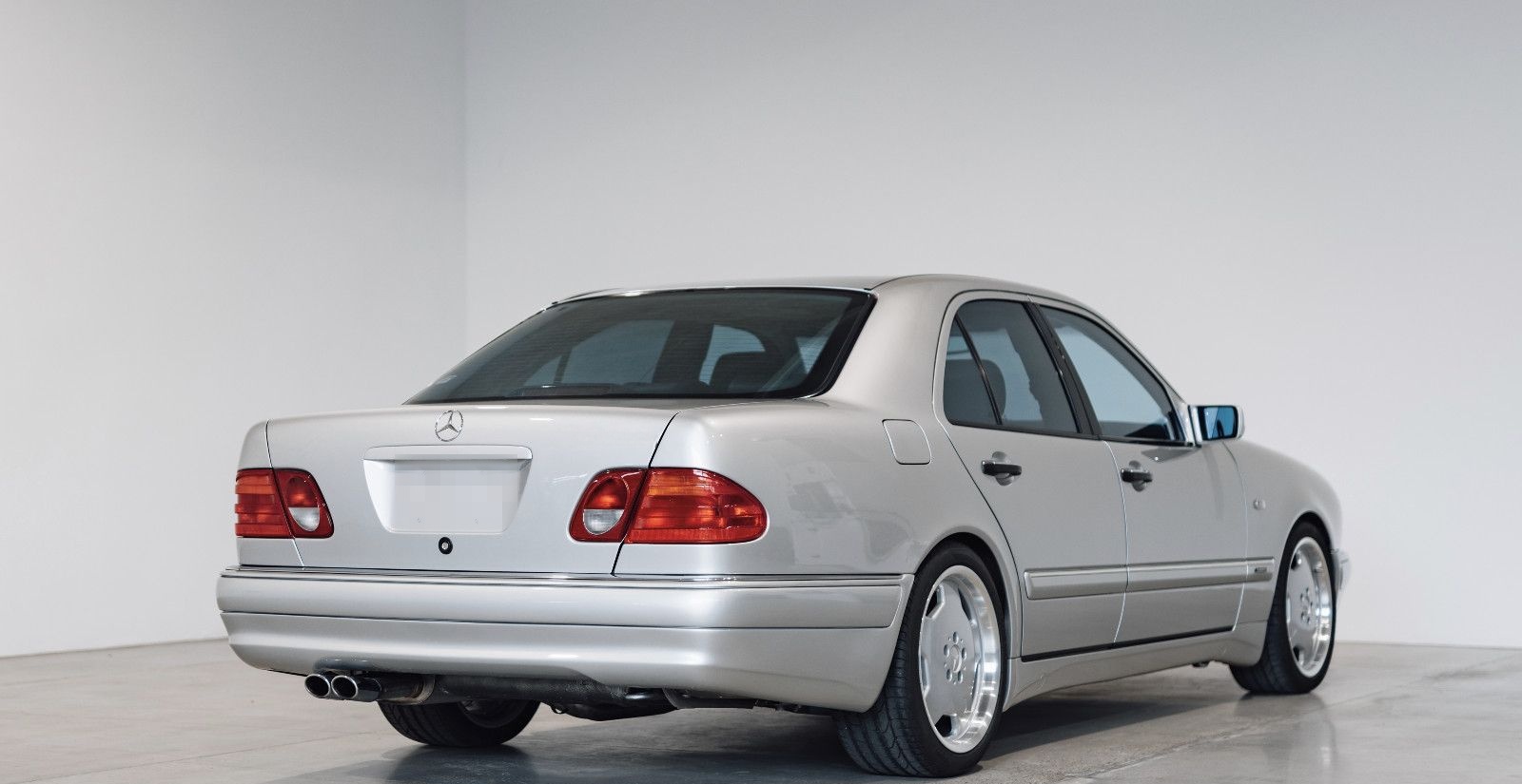 Mercedes-Benz E 55 AMG foto 4