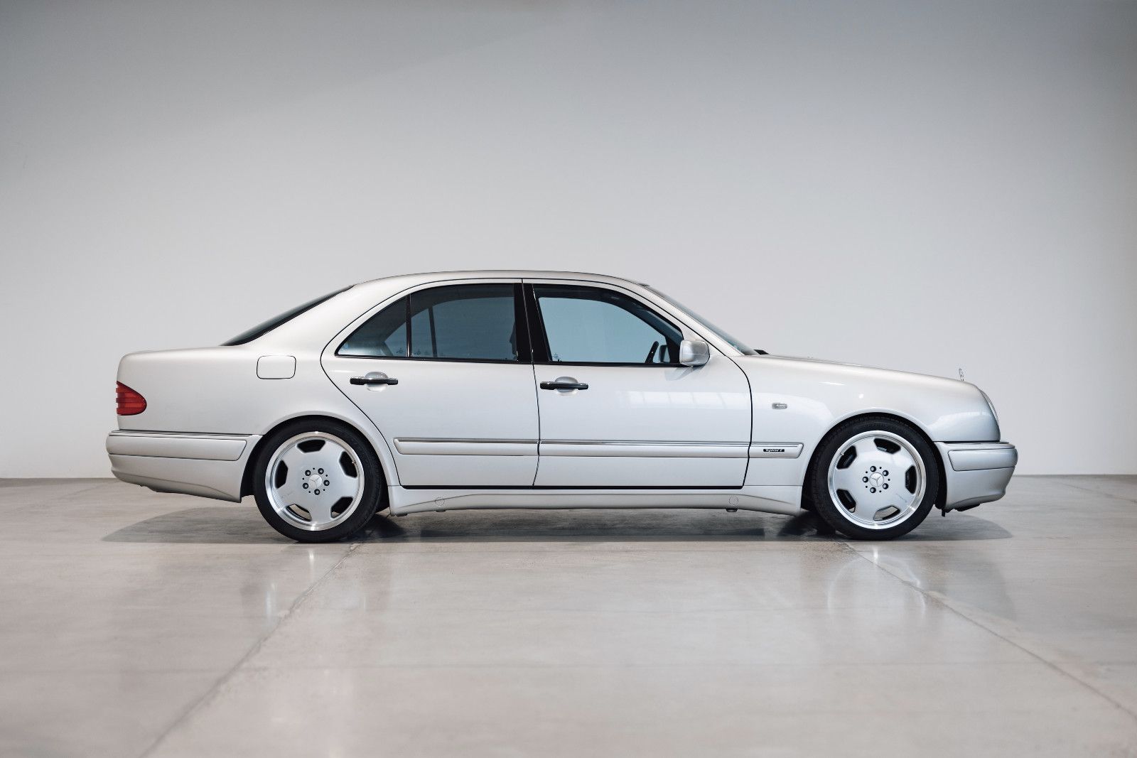 Mercedes-Benz E 55 AMG foto 7